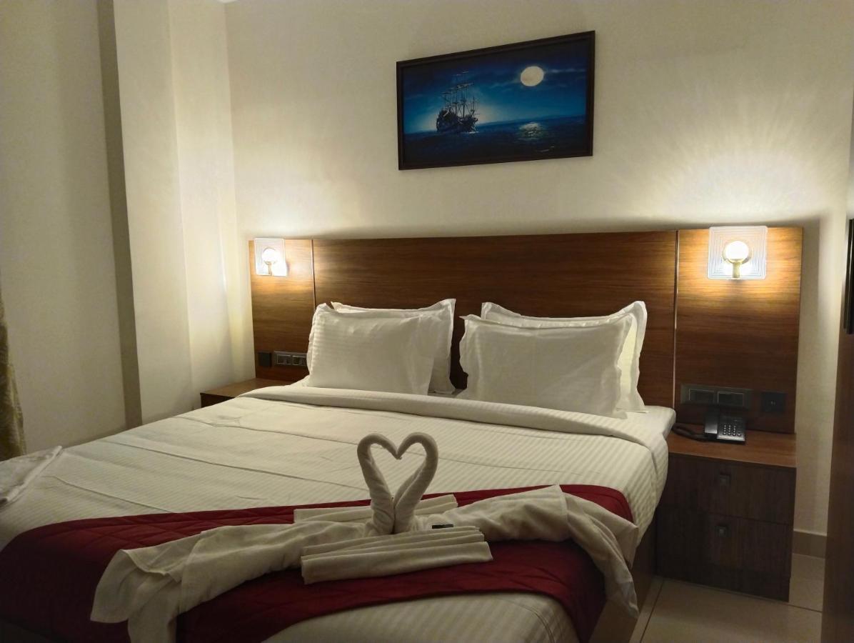 Hotel Seapark Kollam Esterno foto