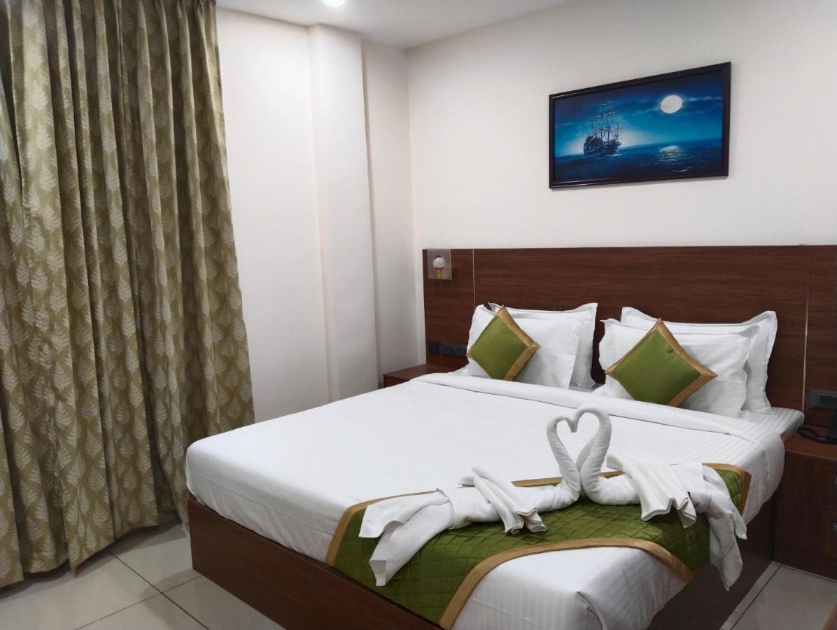 Hotel Seapark Kollam Esterno foto