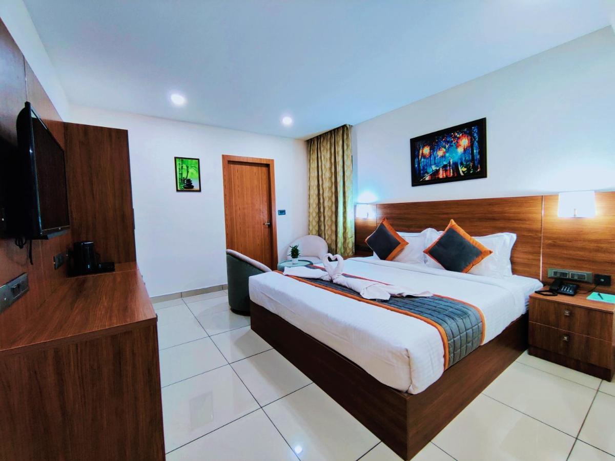 Hotel Seapark Kollam Esterno foto