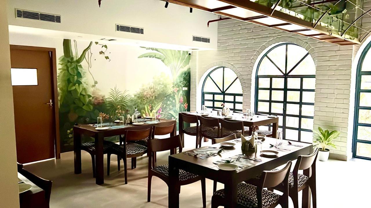 Hotel Seapark Kollam Esterno foto