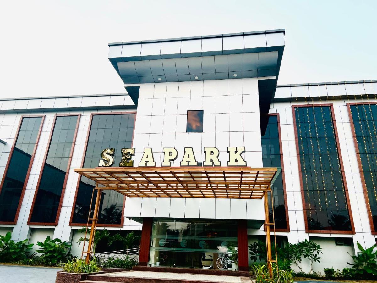 Hotel Seapark Kollam Esterno foto
