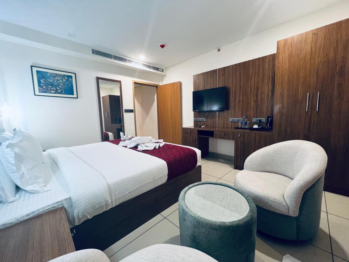 Hotel Seapark Kollam Esterno foto