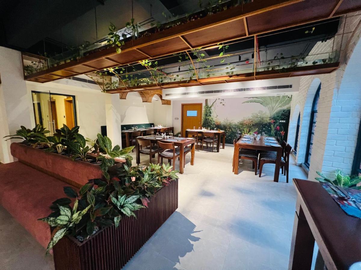 Hotel Seapark Kollam Esterno foto