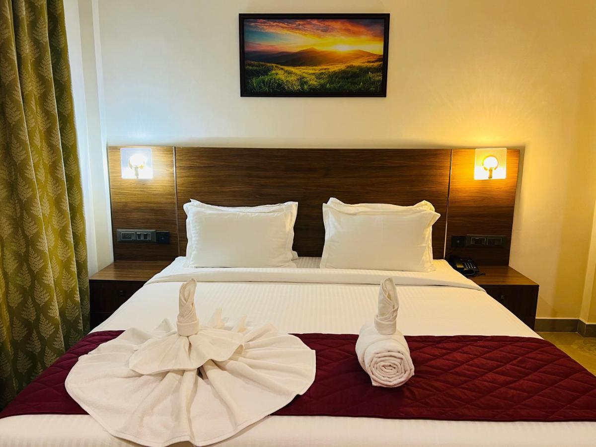 Hotel Seapark Kollam Esterno foto