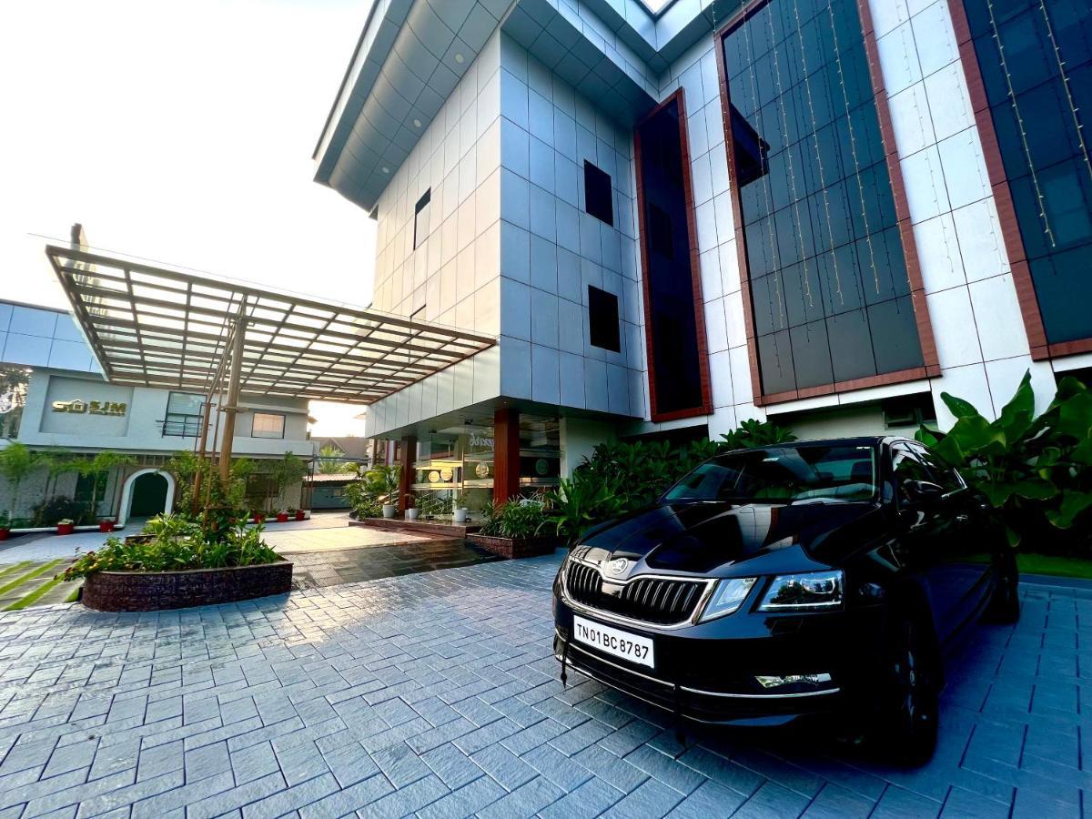 Hotel Seapark Kollam Esterno foto