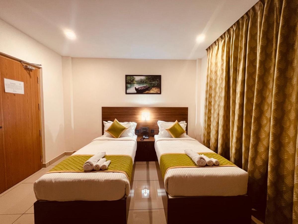 Hotel Seapark Kollam Esterno foto