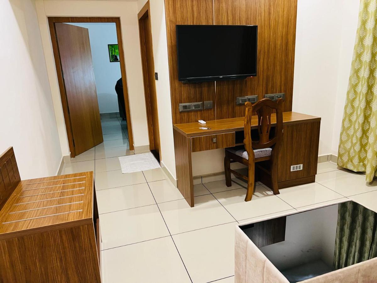 Hotel Seapark Kollam Esterno foto